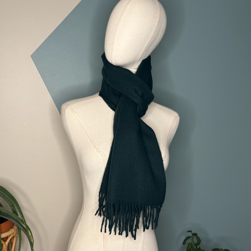 100% Baby Alpaca Forest Green Fringe Scarf Made in Peru Ultra Soft Winter Wrap - Picture 4 of 9
